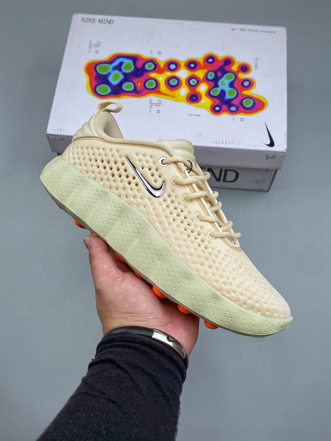 Nike Mind 001
